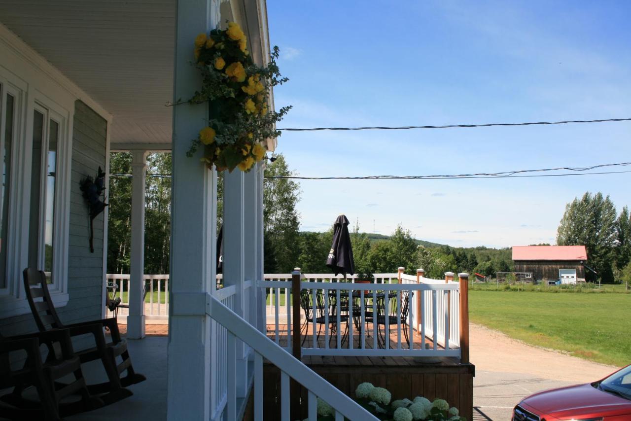 Auberge Presbytere Mont Lac-Vert Hébertville Buitenkant foto