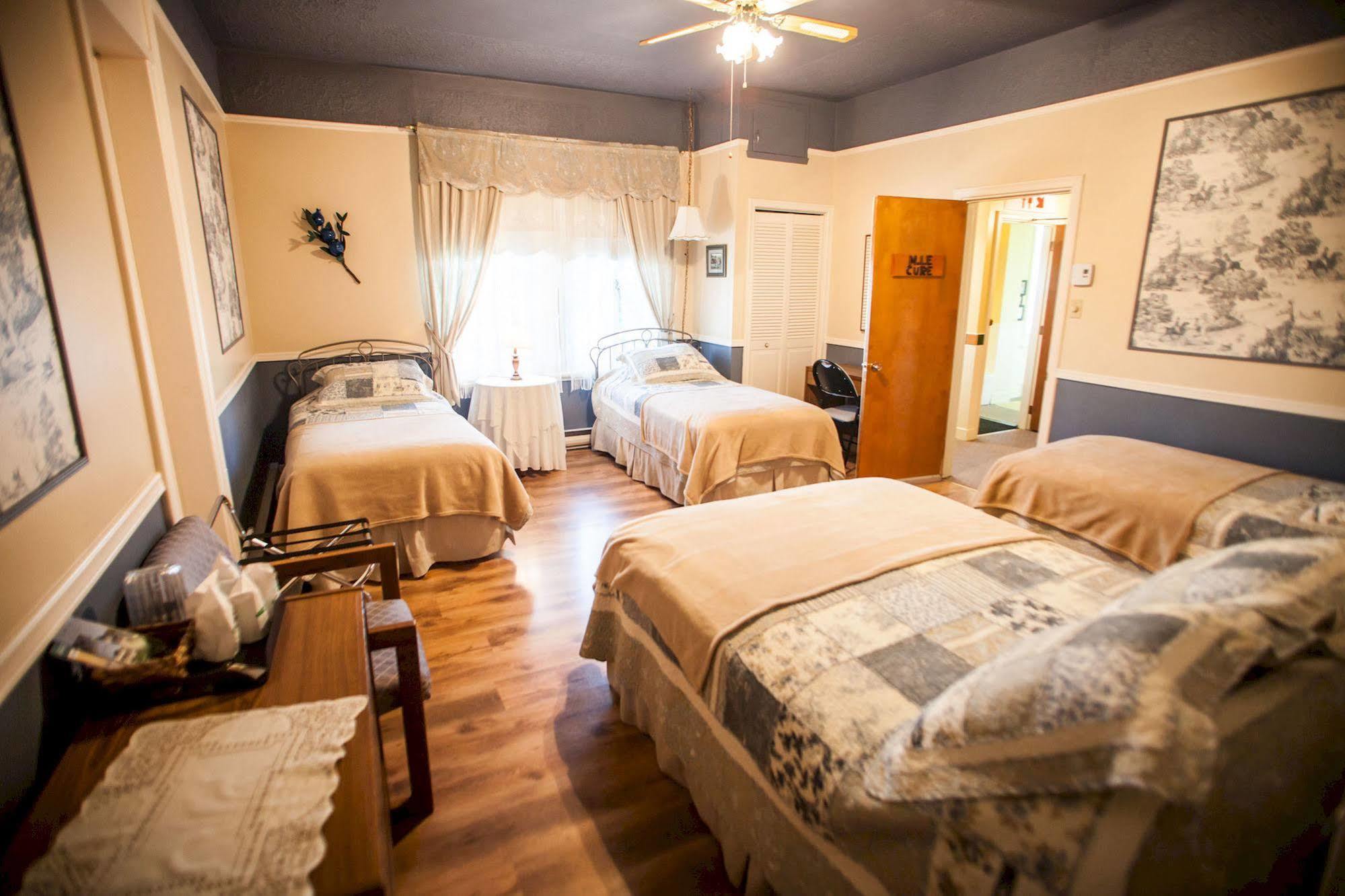 Auberge Presbytere Mont Lac-Vert Hébertville Buitenkant foto